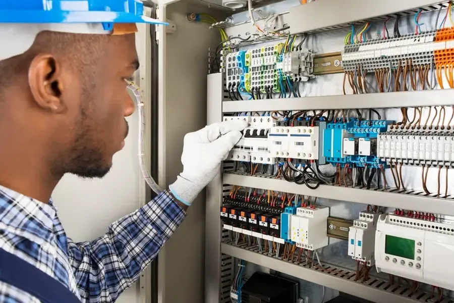 What To Expect During A Professional Electrical Repair Service in Hutto, TX